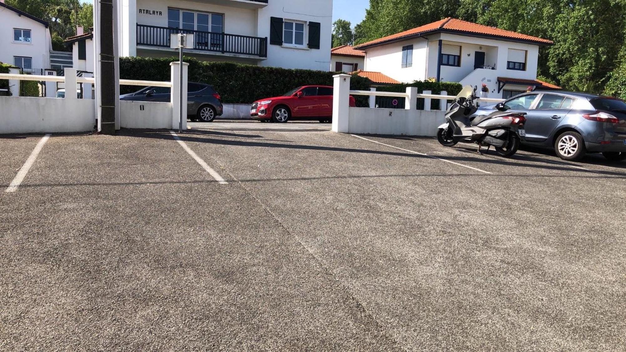 Face A La Terrasse-parking-wifi-draps Et Serviettes * Hendaye